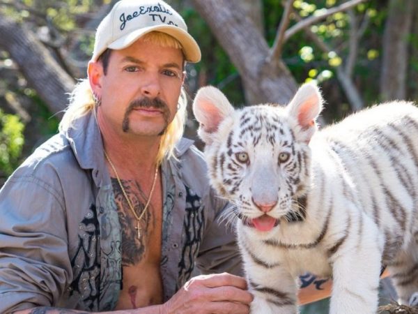 Šokiruojanti „Netflix“ istorija, arba nuosavas Tigrų Karaliaus zoologijos sodas, su 1200 laukinių gyvūnų