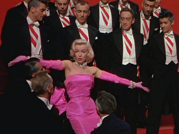 15 faktų apie filmą „Džentelmenai renkasi blondines“, kuris privedė Marilyn Monroe prie ašarų
